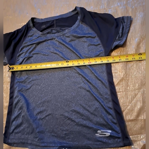 Skechers Athletic T-Shirt - Picture 4 of 4